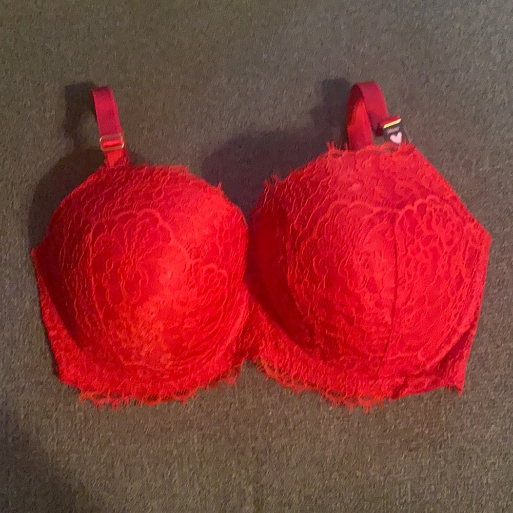 ⭐️ NEW Victoria’s Secret Bra - 34-DDD ⭐️